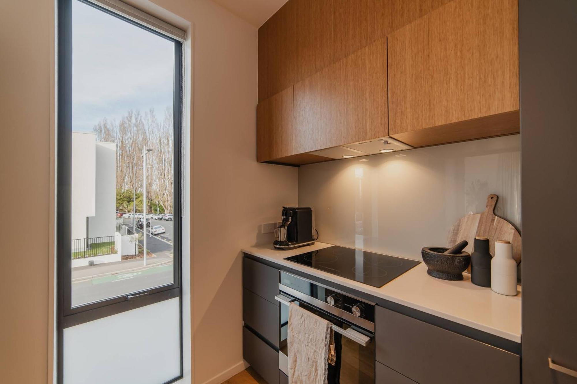 Chic And Contemporary Living At Cambridge Terrace Villa Крайстчърч Екстериор снимка