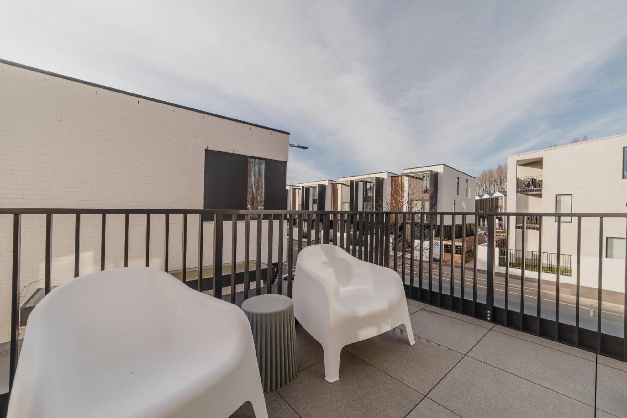 Chic And Contemporary Living At Cambridge Terrace Villa Крайстчърч Екстериор снимка