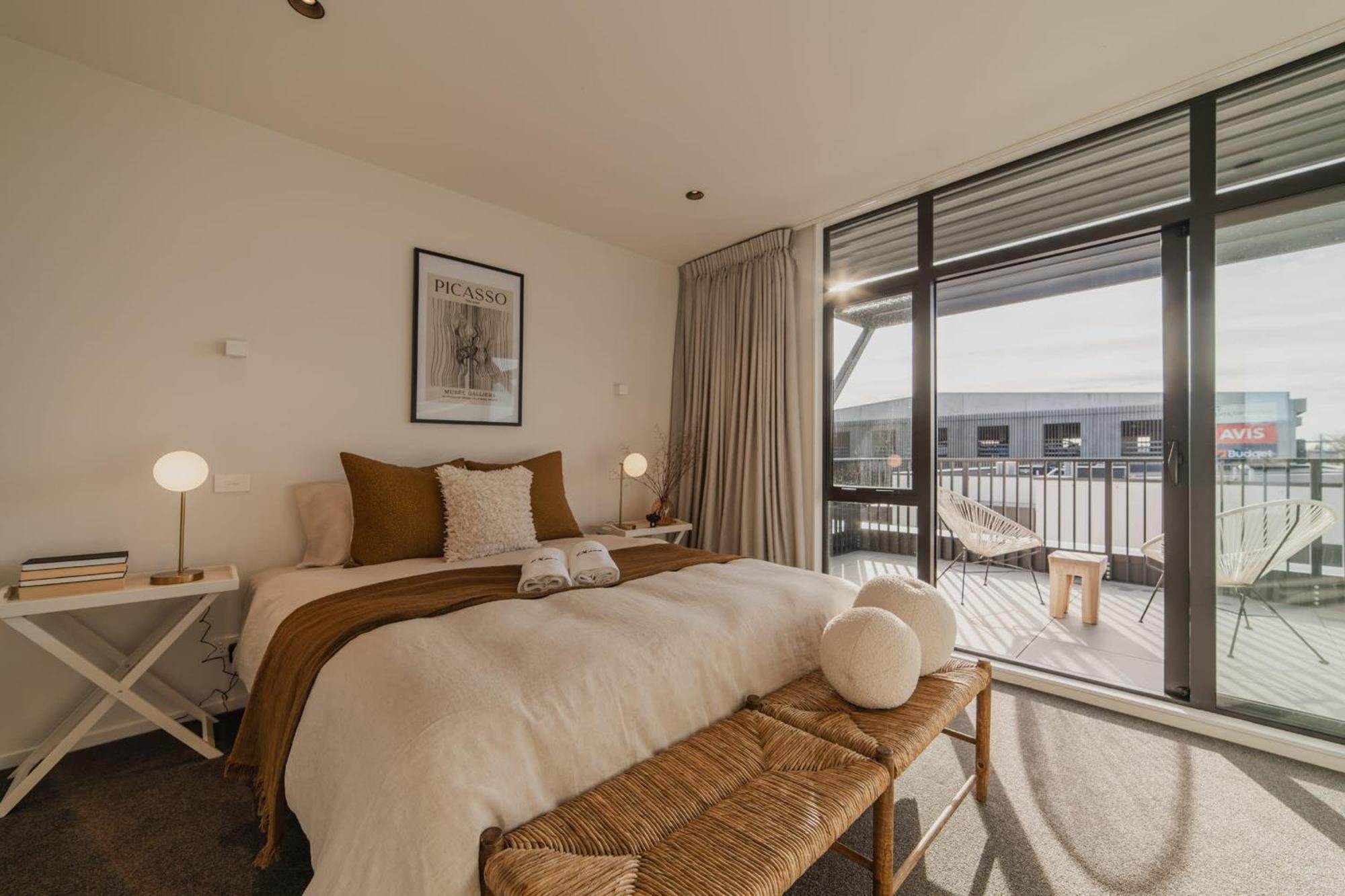 Chic And Contemporary Living At Cambridge Terrace Villa Крайстчърч Екстериор снимка