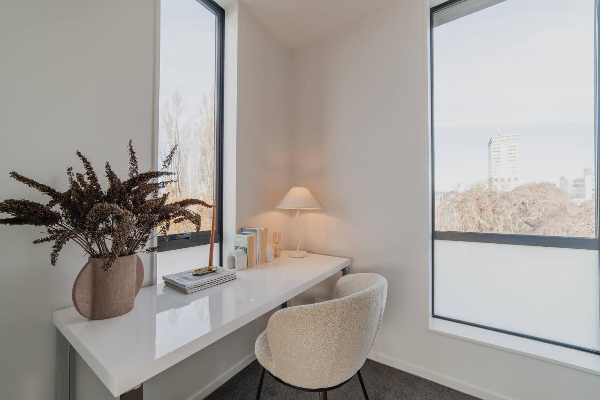 Chic And Contemporary Living At Cambridge Terrace Villa Крайстчърч Екстериор снимка