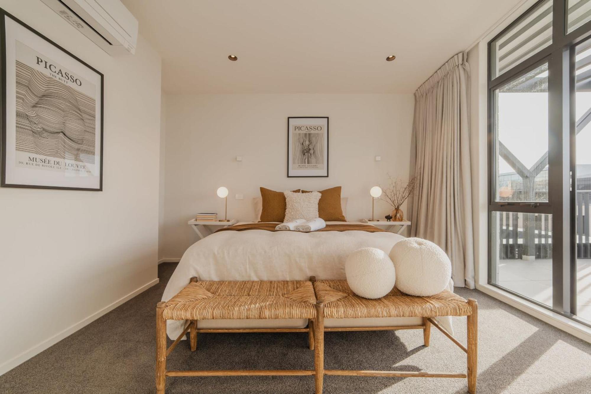 Chic And Contemporary Living At Cambridge Terrace Villa Крайстчърч Екстериор снимка